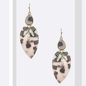 ❤ 4/$15❤Celluloid Crystal Dangle Earrings